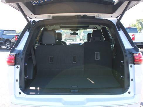 Used 2023 Chevrolet Traverse High Country AWD/4WD image 14