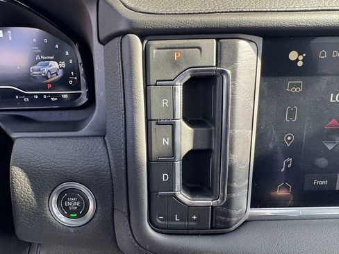 Used 2022 GMC Yukon Denali w/ Denali Premium Package image 27