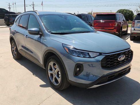 Used 2025 Ford Escape ST-Line Select AWD/4WD image 4