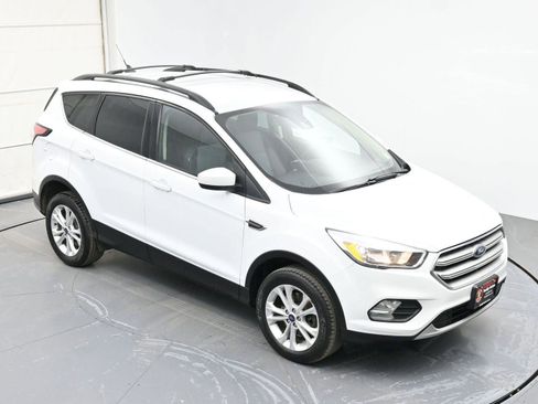Used 2018 Ford Escape SE w/ Ford Safe & Smart Package image 35