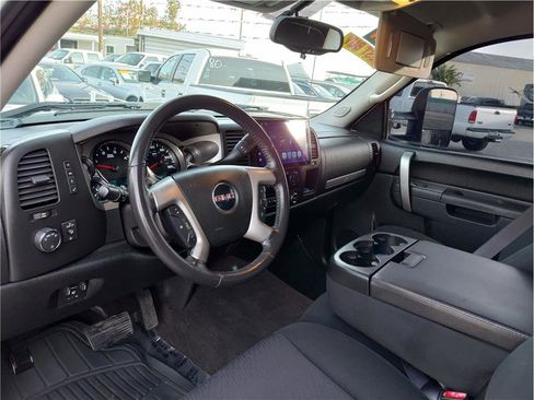 Used 2011 GMC Sierra 2500 SLE w/ SLE Preferred Package image 5