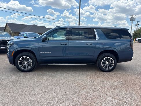 New 2026 Chevrolet Suburban LT w/ Comfort Package AWD/4WD image 2