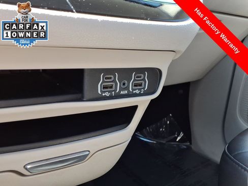 Used 2024 Chrysler Pacifica Touring-L FWD image 22