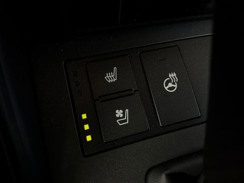 Used 2025 Lexus IS 350 F Sport RWD image 29
