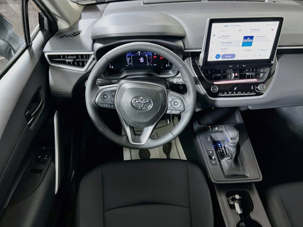 New 2026 Toyota Corolla Cross LE w/ Moonroof Package AWD/4WD image 18