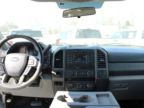 Used 2017 Ford F250 XL w/ Power Equipment Group image 14