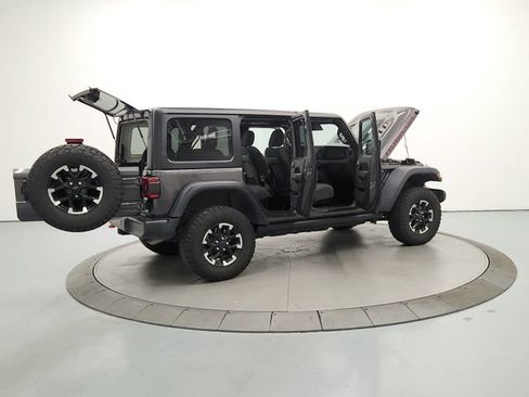 Used 2025 Jeep Wrangler Unlimited Rubicon AWD/4WD image 16
