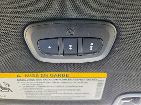 Used 2025 Chrysler Pacifica Select FWD image 23