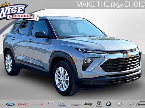 Used 2024 Chevrolet TrailBlazer LS w/ LS Convenience Package AWD/4WD image 1