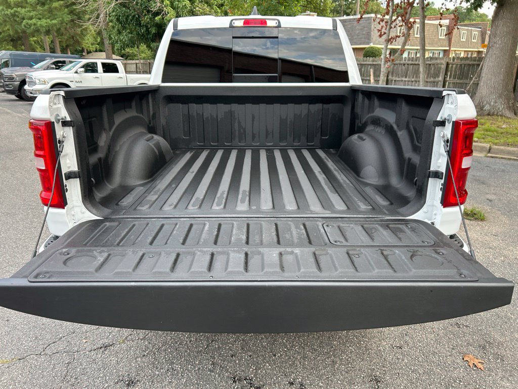 Used 2026 RAM 1500 Laramie AWD/4WD image 32