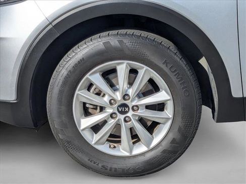 Used 2019 Kia Sorento FWD image 25