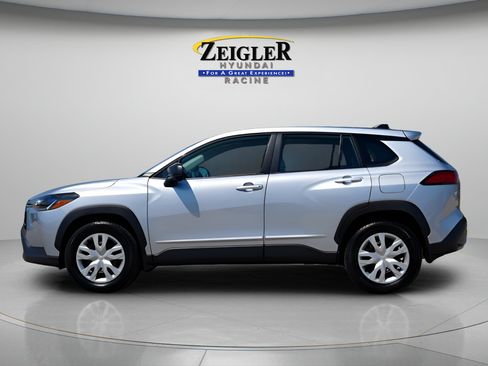 Used 2023 Toyota Corolla Cross L AWD/4WD image 4