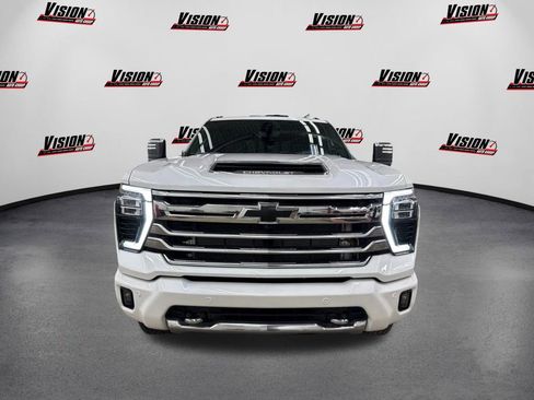 Used 2024 Chevrolet Silverado 2500 High Country w/ Technology Package image 2