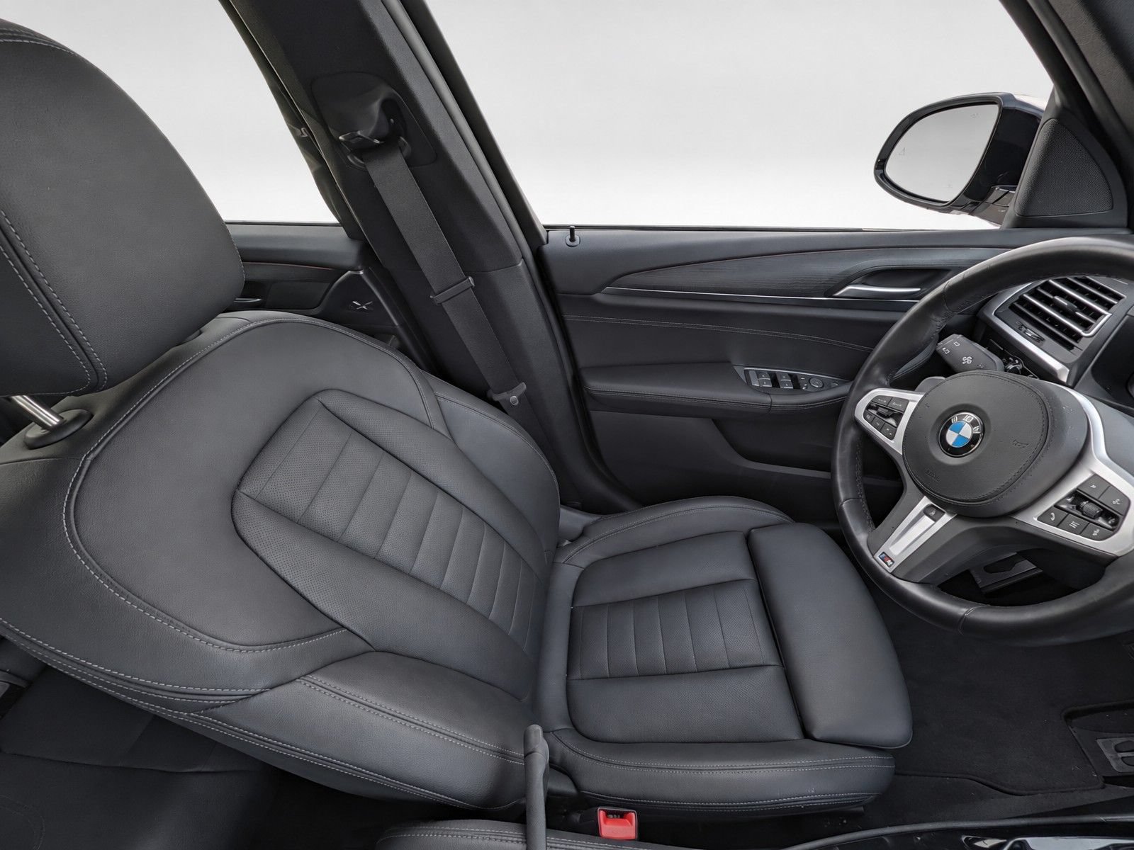 Used 2022 BMW X3 xDrive30i w/ M Sport Package AWD/4WD image 10
