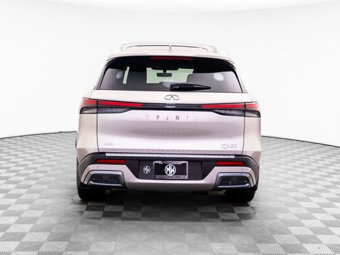 Used 2023 INFINITI QX60 Sensory w/ Vision Package AWD/4WD image 4