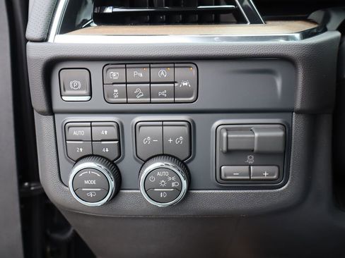 New 2026 Chevrolet Tahoe High Country AWD/4WD image 15