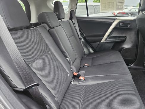 Used 2015 Toyota RAV4 LE FWD image 18