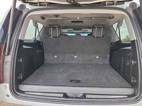 Used 2019 Chevrolet Suburban Premier AWD/4WD image 23