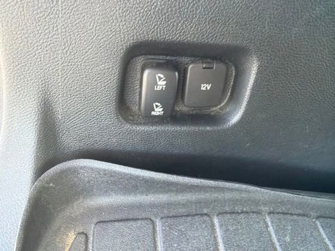 Used 2018 Ford Edge Titanium w/ Equipment Group 302A AWD/4WD image 11