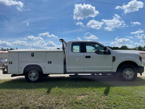 Used 2019 Ford F250 XL w/ Power Equipment Group RWD image 4
