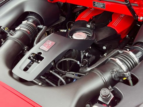 Used 2019 Ferrari 488 Spider Base image 38