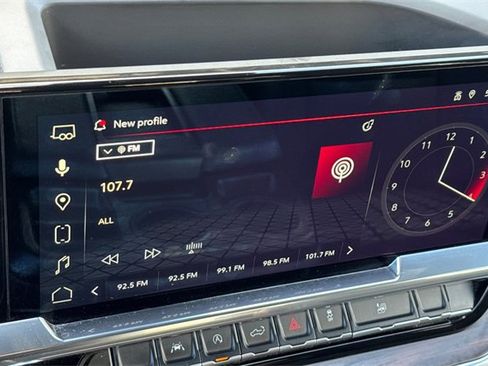 Used 2025 GMC Sierra 1500 SLT image 26