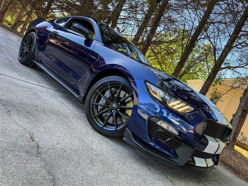 Used 2018 Ford Mustang Shelby GT350 RWD image 24