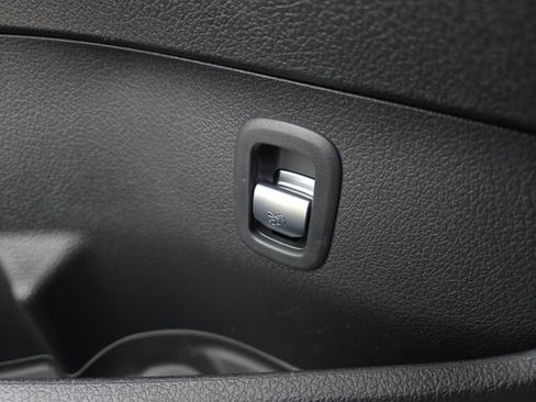 New 2026 Mercedes-Benz C 300 4MATIC Sedan image 22