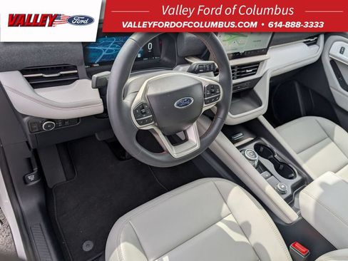 New 2025 Ford Explorer Active w/ Active Comfort Package AWD/4WD image 23