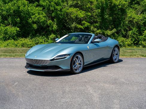 Certified 2024 Ferrari Roma Spider RWD image 5