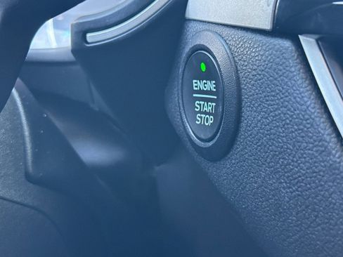 Used 2022 Ford Escape SE w/ SE Sport Appearance Package image 34