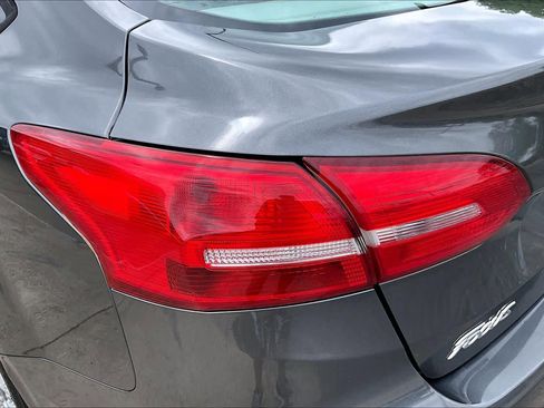 Used 2015 Ford Focus SE image 29