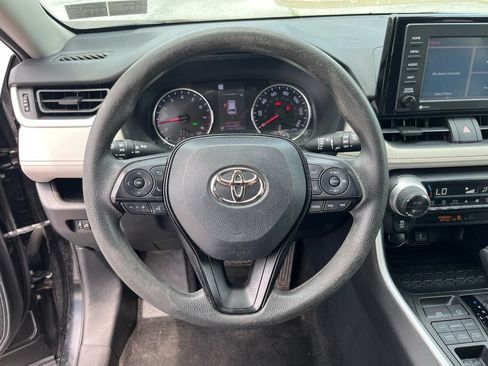 Used 2021 Toyota RAV4 XLE AWD/4WD image 16