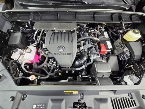 Used 2023 Toyota Highlander Platinum image 14