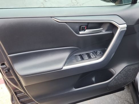 Certified 2025 Toyota RAV4 XLE AWD/4WD image 10