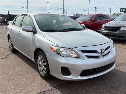 Used 2012 Toyota Corolla LE FWD image 2