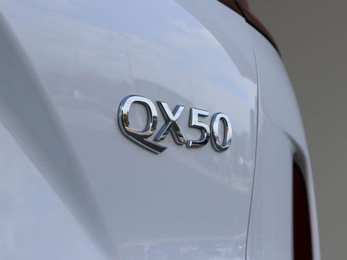 Certified 2025 INFINITI QX50 Luxe image 29