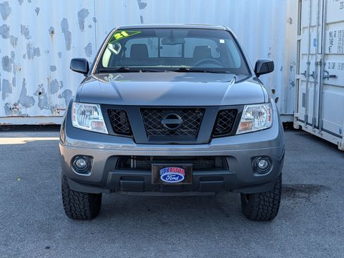 Used 2021 Nissan Frontier SV w/ Midnight Edition Floor Mats AWD/4WD image 8