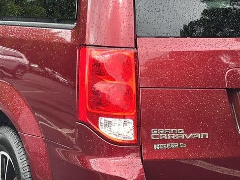 Used 2019 Dodge Grand Caravan GT FWD image 28