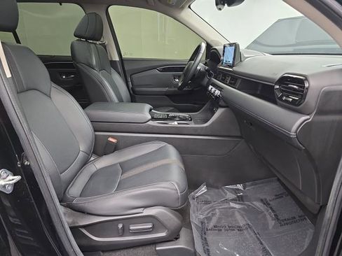 Used 2023 Honda Pilot Touring image 44
