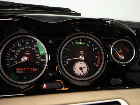 Used 2000 BMW Z8 RWD image 29