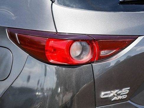 Used 2017 MAZDA CX-5 Touring image 10