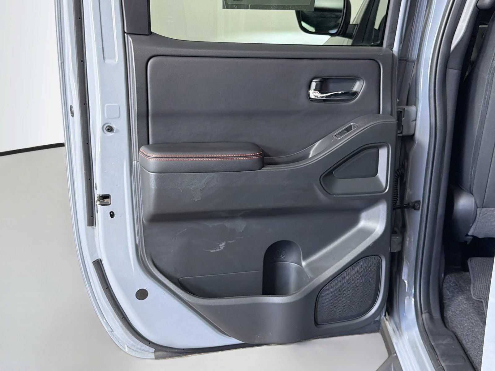 Used 2025 Nissan Frontier Pro-X RWD image 25