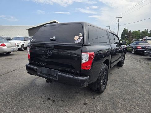 Used 2019 Nissan Titan SV w/ SV Convenience Package AWD/4WD image 11
