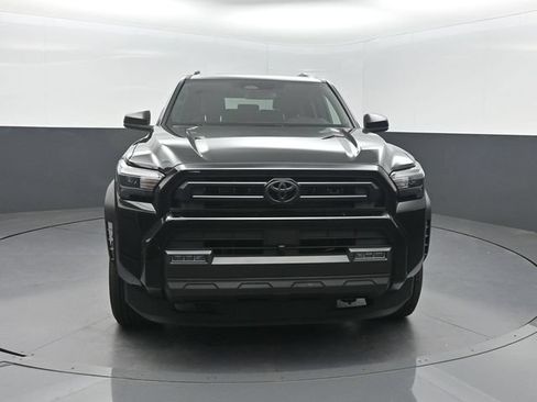 Used 2025 Toyota 4Runner SR5 AWD/4WD image 29