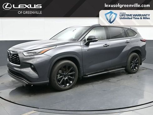 Used 2024 Toyota Highlander Platinum FWD image 4