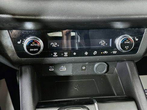 Used 2024 Mitsubishi Outlander SE AWD/4WD image 15