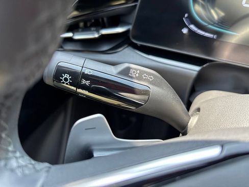 Certified 2025 Kia Niro EX w/ EX Cold Weather Package FWD image 32