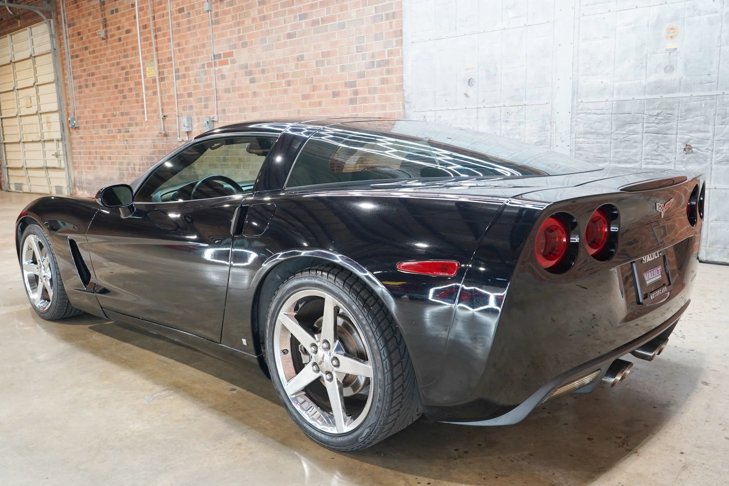 Used 2007 Chevrolet Corvette Coupe w/ Preferred Equipment Group RWD image 16