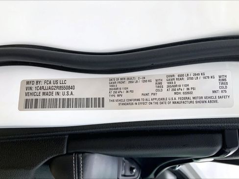 Used 2024 Jeep Grand Cherokee L Laredo RWD image 26